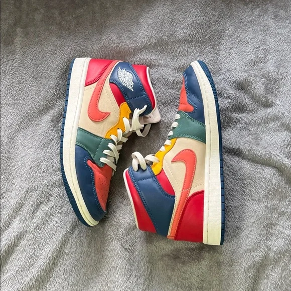 Air Jordan 1 Mid SE sneakers - Picture 3 of 4